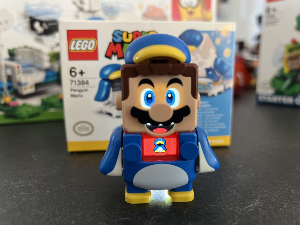 Mario mit Pinguin-Kostüm