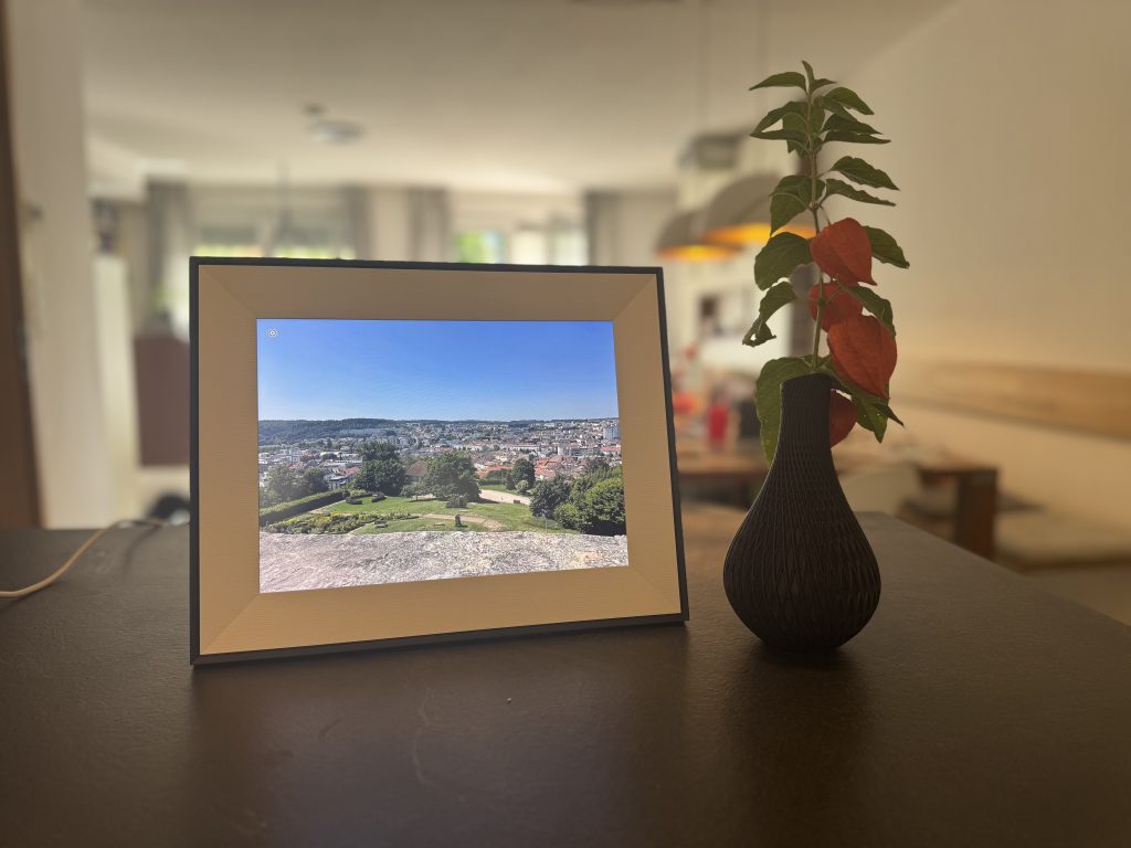 Digitaler Bilderrahmen von Aura