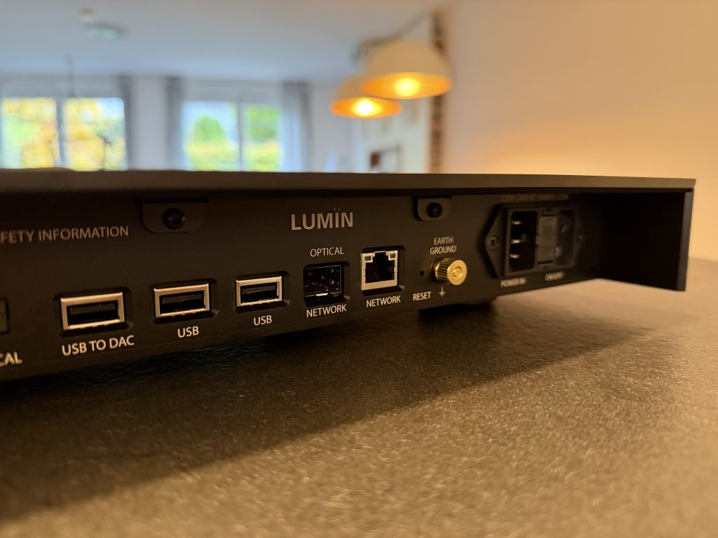 Lumin U2 Rückseite und Anschlüsse