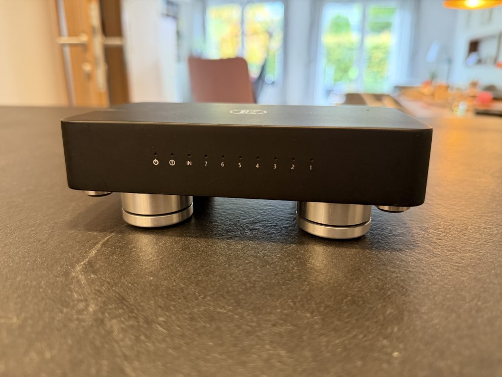 bFly-audio PURE Absorber im Test am English Ethernet-Switch