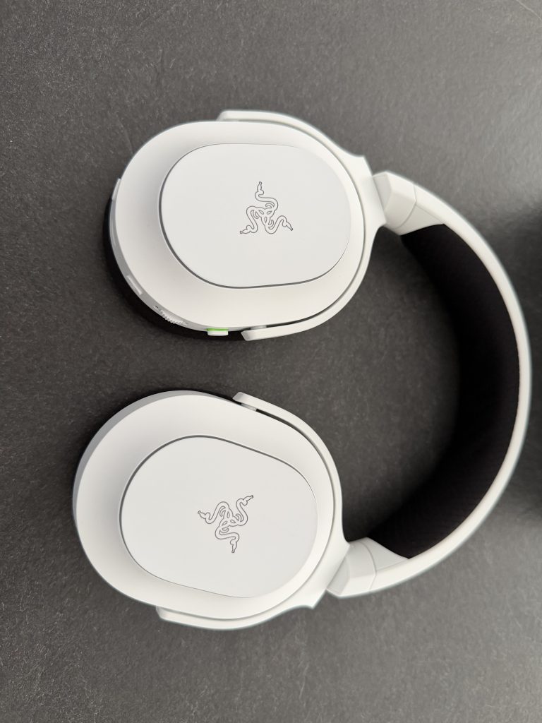 Razer Barracuda X Chroma Headset im Test