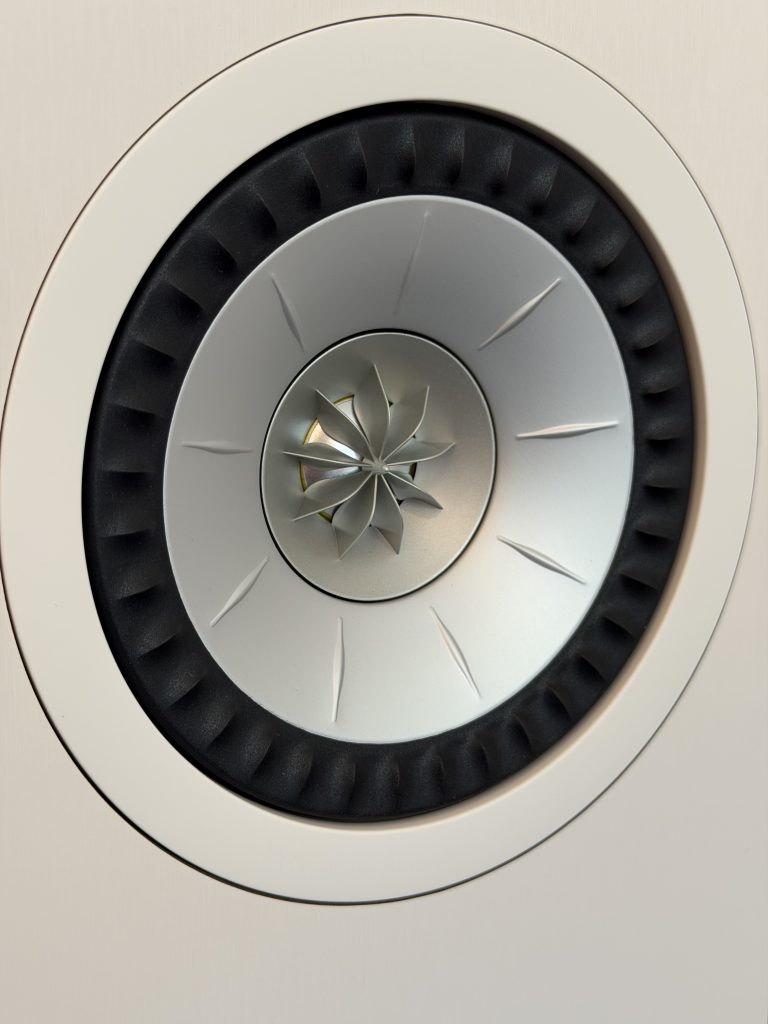 KEF Q1 Meta im Test