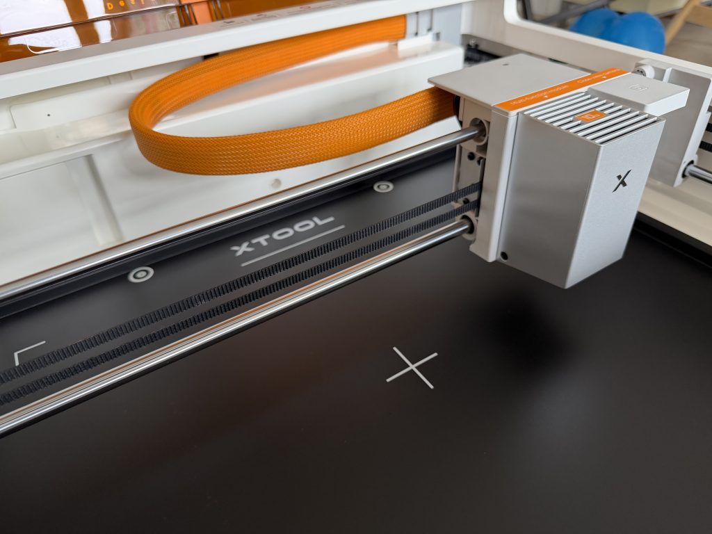 xTool M2 Installation Lasermodul